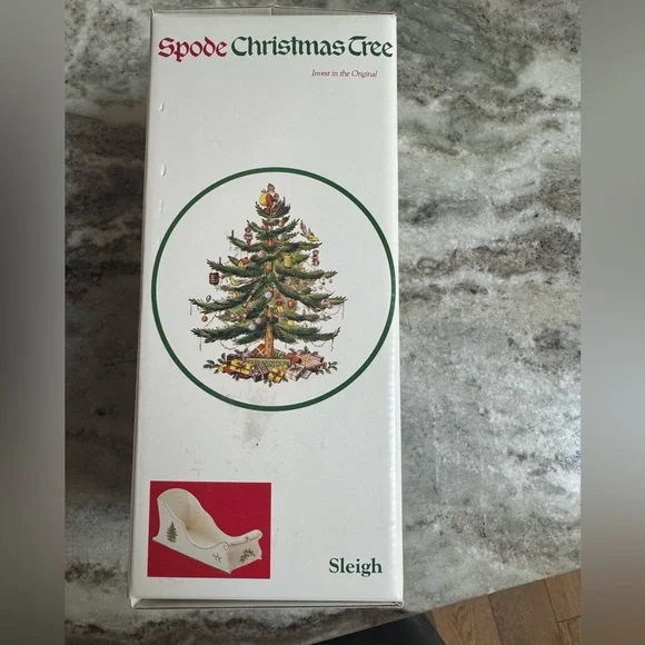Spode Christmas Tree Sleigh Box with Red and Green Accents - Picture 2 of 5